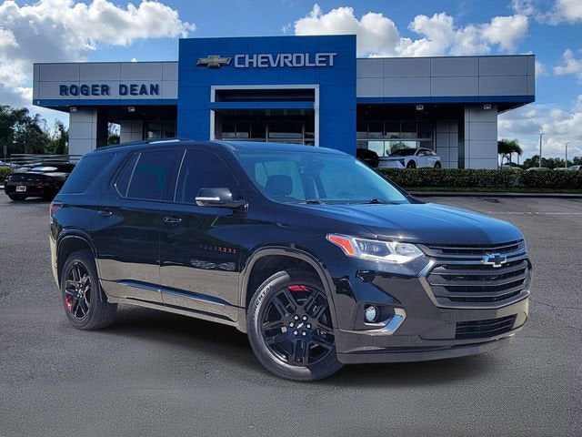 2018 Chevrolet Traverse Premier in Mosaic Black Metallic — front three-quarter view
