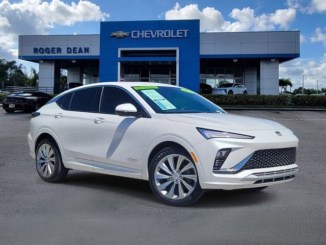 2024 Buick Envista Avenir in White Frost Tricoat — front three-quarter view
