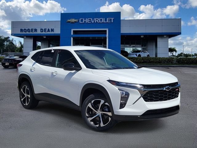 2026 Chevrolet Trax 1RS in Summit White — front three-quarter view