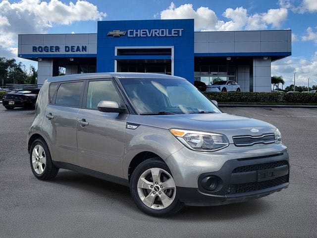 2019 Kia Soul Base in Titanium Gray — front three-quarter view